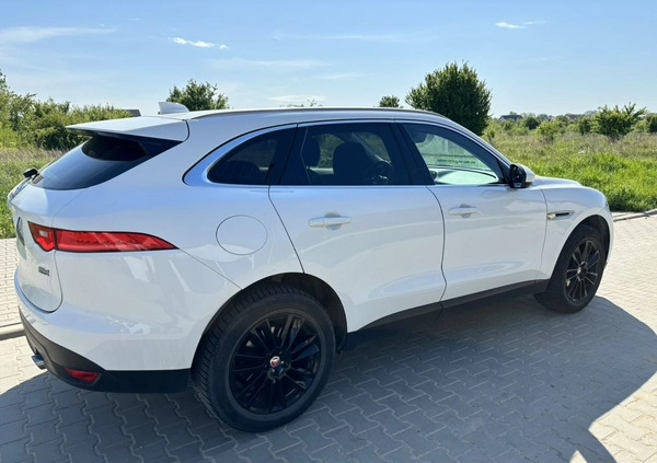 Jaguar F-Pace cena 122000 przebieg: 154000, rok produkcji 2018 z Łaszczów małe 29